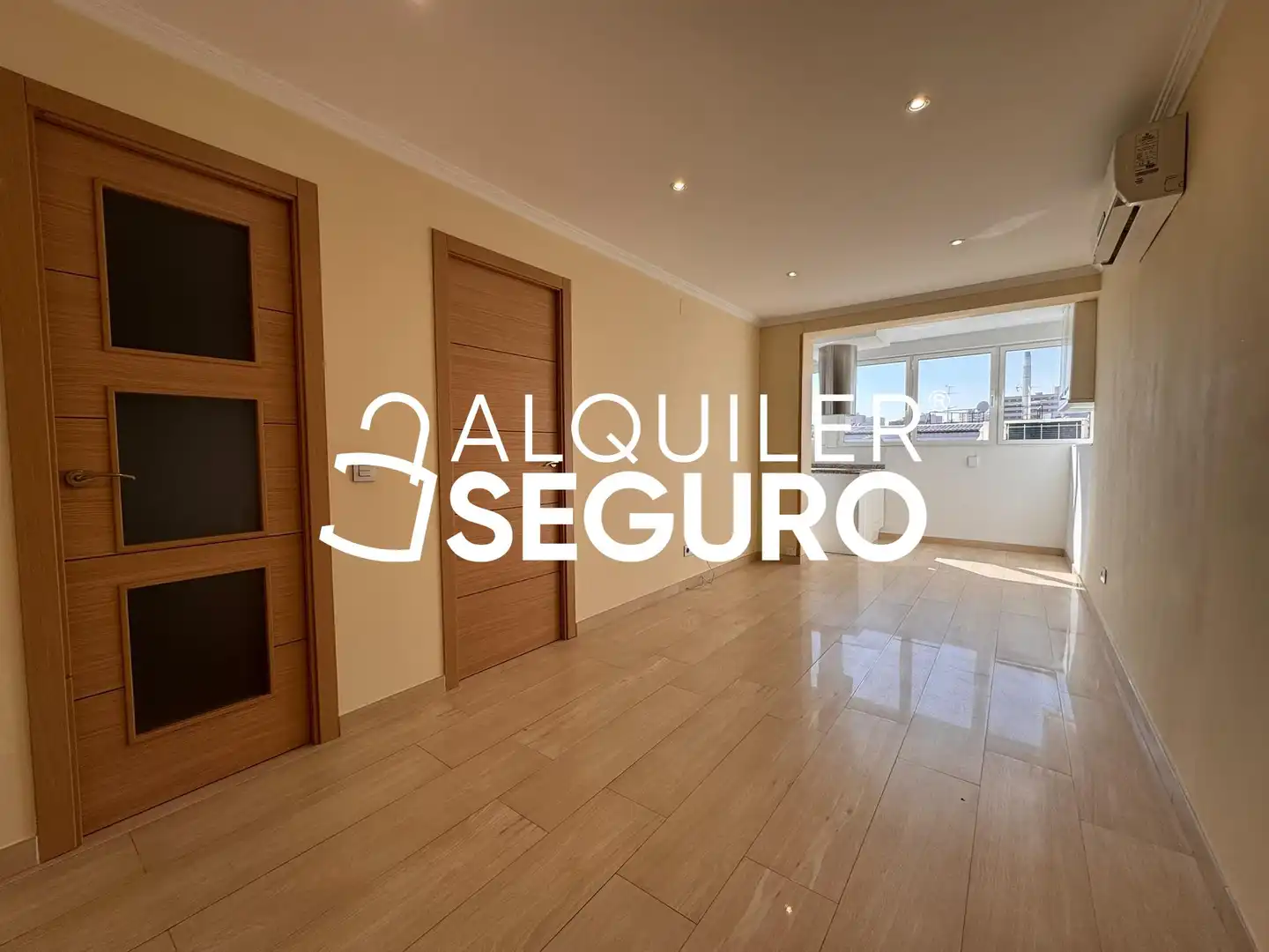 Sala d'estar de Pis de lloguer en Pozuelo de Alarcón amb Aire condicionat i Calefacció