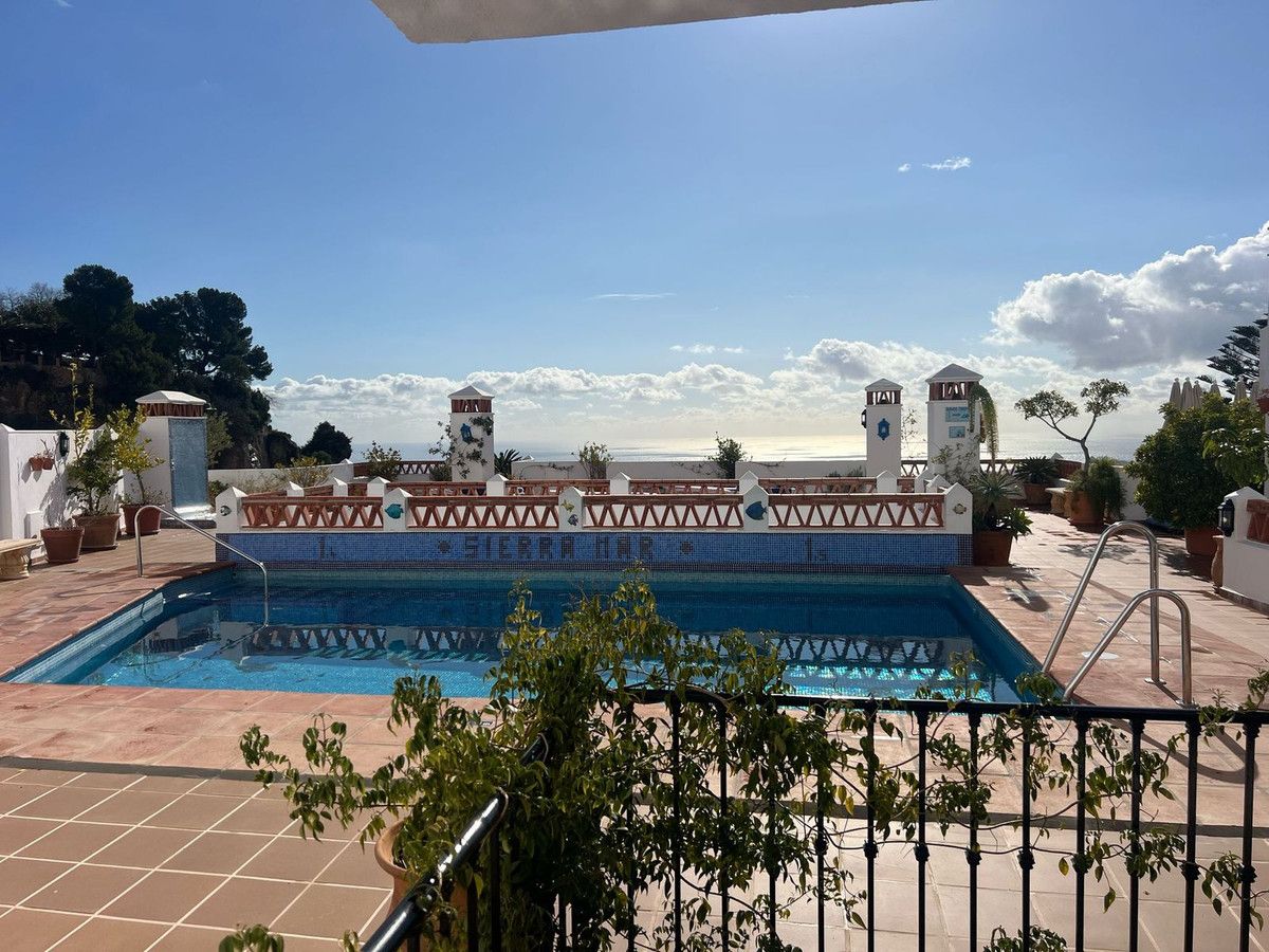 Swimming pool of Planta baja for sale in Mijas  with Air Conditioner, Heating and Terrace