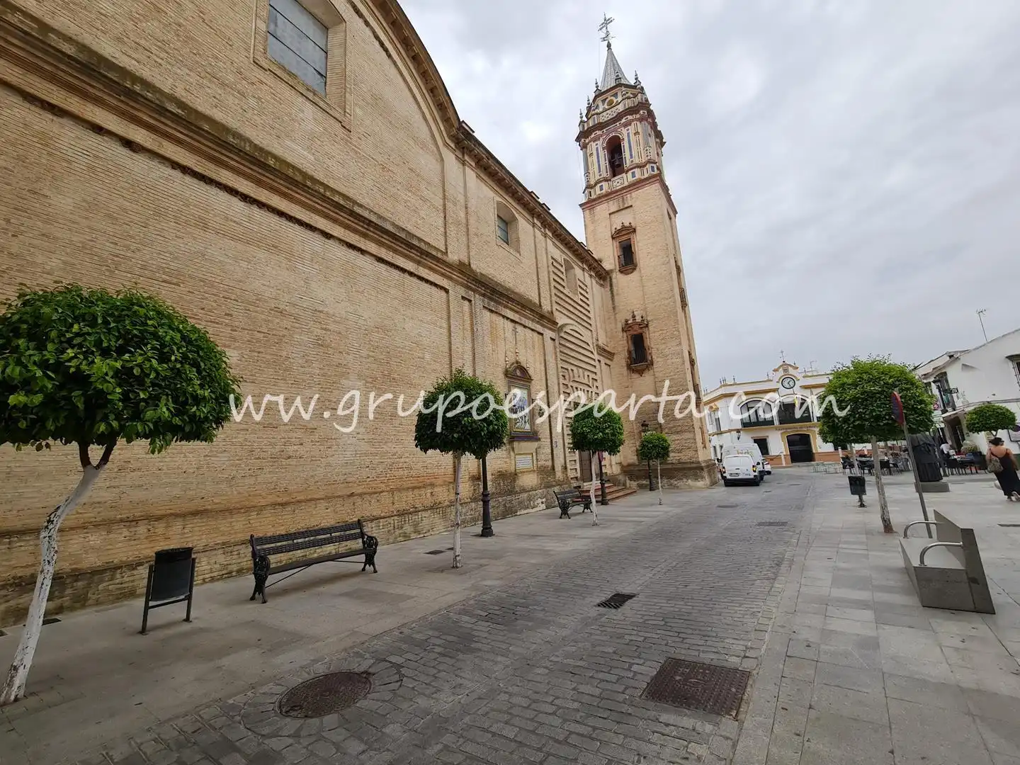 Vista exterior de Casa adosada en venta en Umbrete