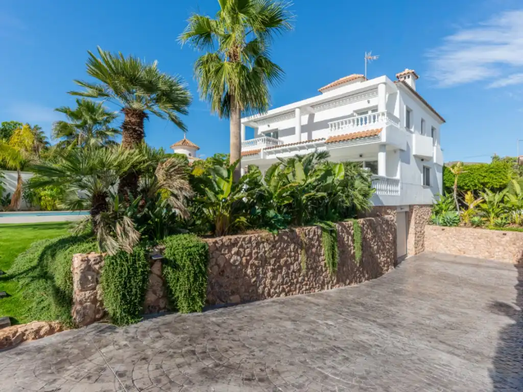 Exterior view of Houses for sale in El Campello  with Air Conditioner, Private garden and Swimming Pool
