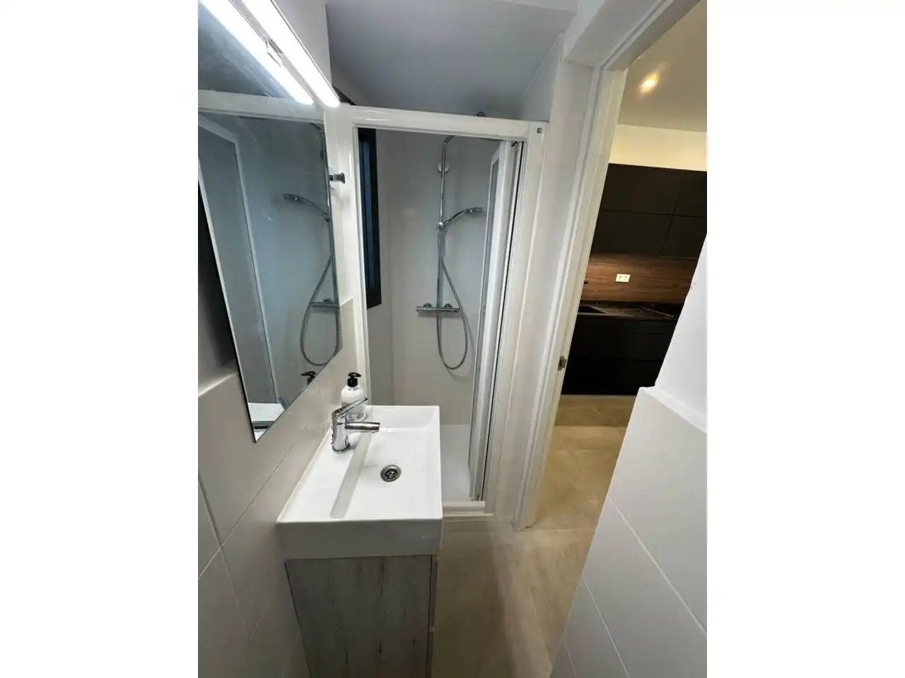 Baño de Piso de alquiler en Cerdanyola del Vallès con Aire acondicionado y Terraza