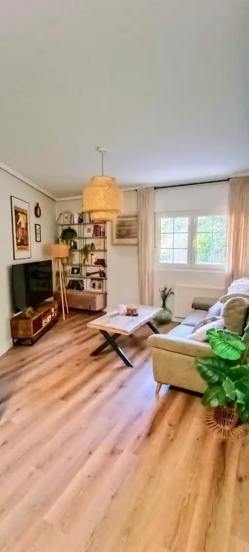 Wohnzimmer von Wohnungen zur Miete in Castro-Urdiales mit Möbliert