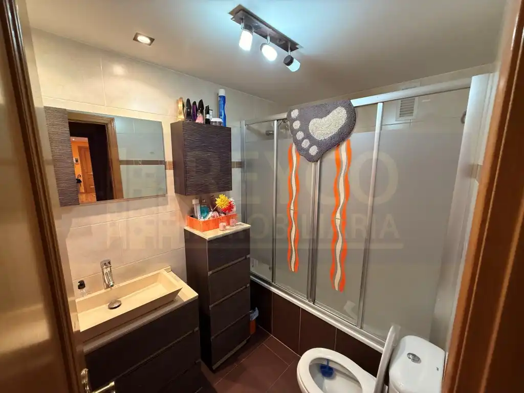 Baño de Apartamento en venta en Villamediana de Iregua con Aire acondicionado
