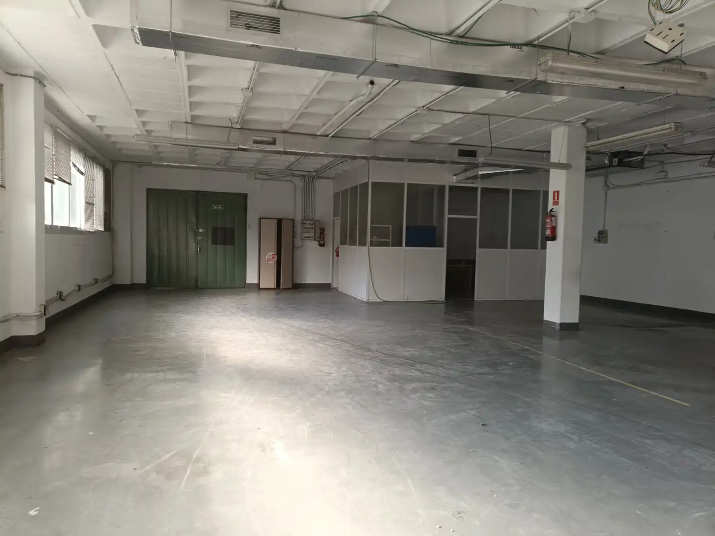 Nave industrielle avec ascenseur à vendre à Calle Gamonal