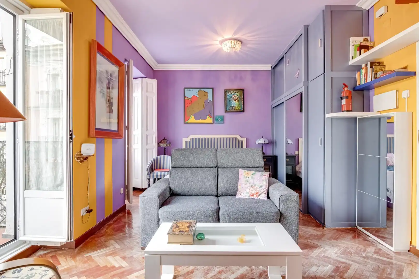 Sala d'estar de Apartament de lloguer en Madrid amb Calefacció, Parquet i Balcó
