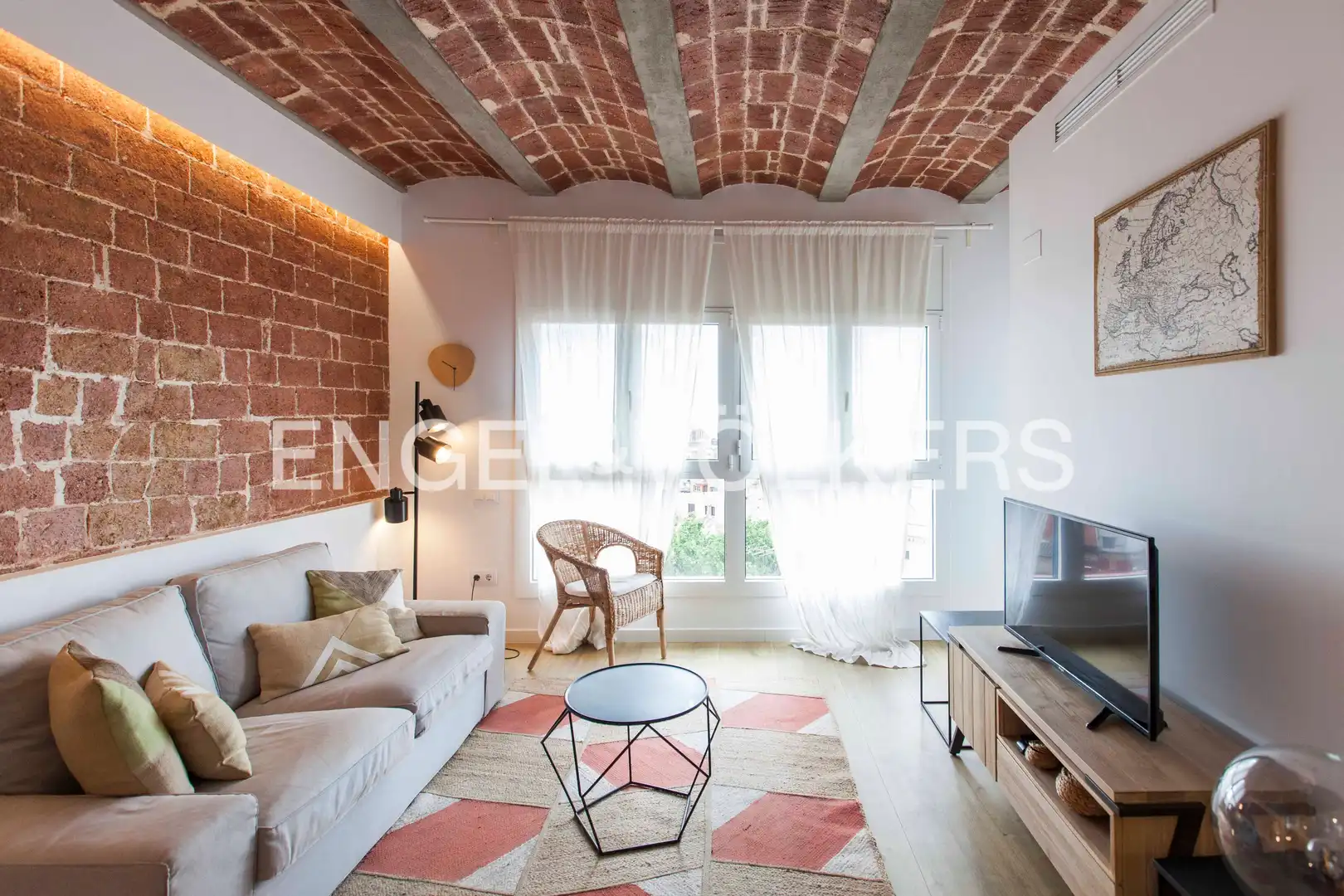 Sala d'estar de Pis en venda en Barcelona amb Aire condicionat, Calefacció i Parquet