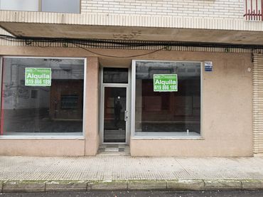 Locale commerciale in affitto a Avenida de la Constitución 3