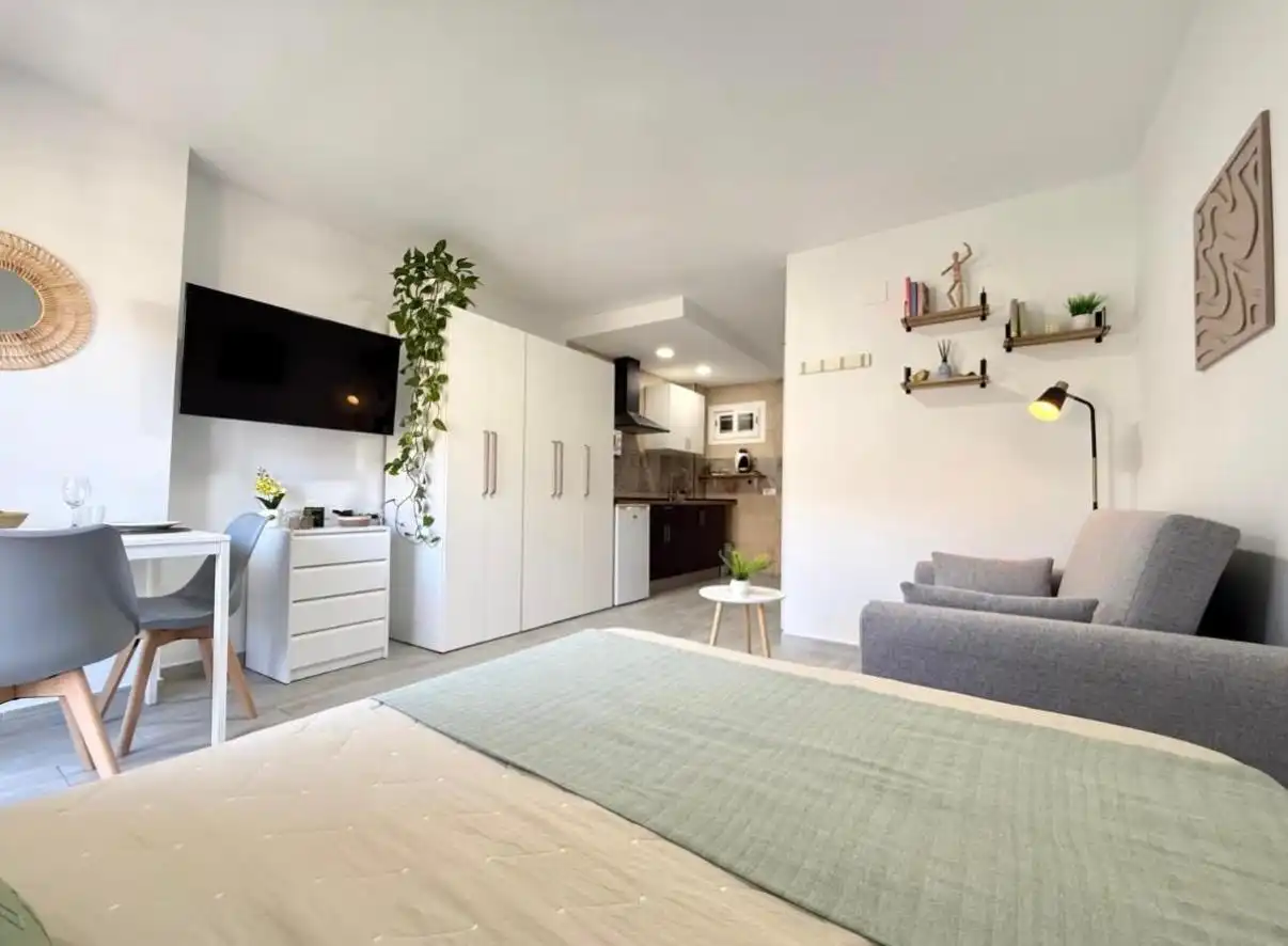 Bedroom of Flat for rent in Parque de la Paloma