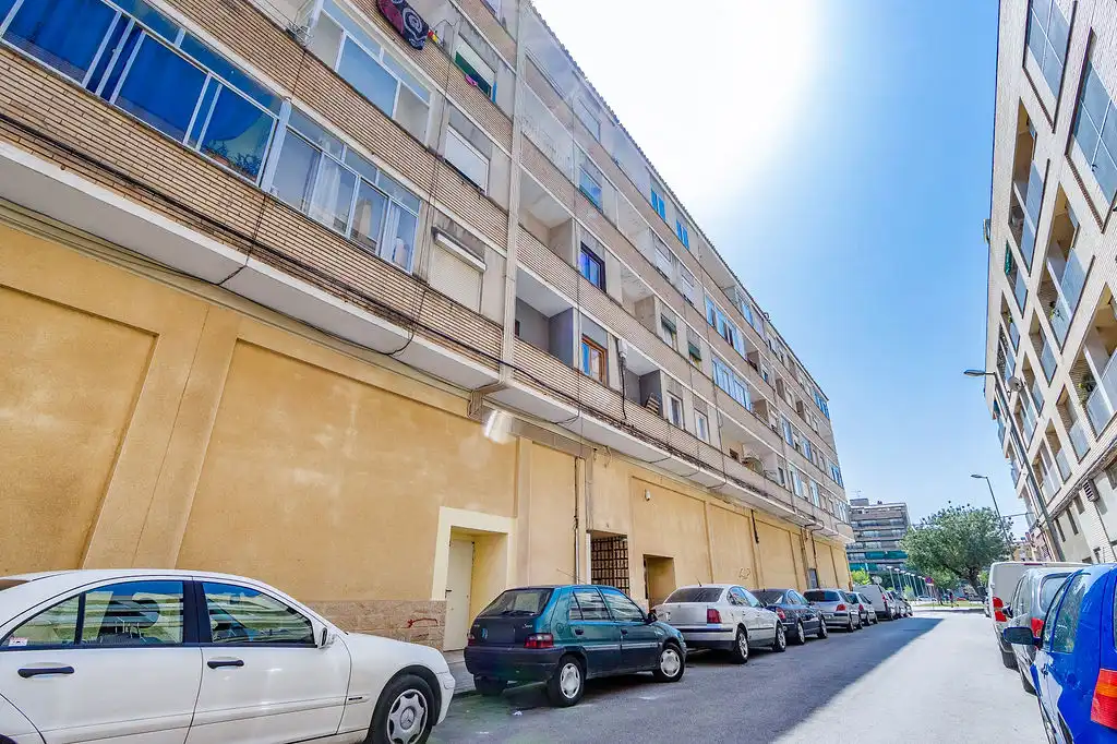 Vista exterior de Piso en venta en Huesca