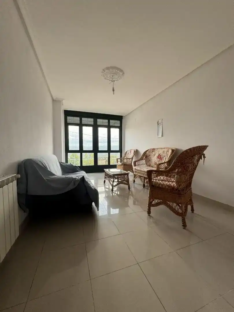 Sala d'estar de Casa o xalet en venda en Castro Caldelas amb Jardí privat, Traster i Moblat