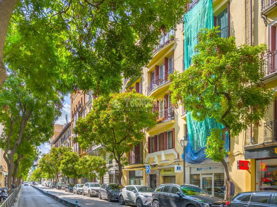 Exterior view of Flat for sale in  Madrid Capital  with Heating