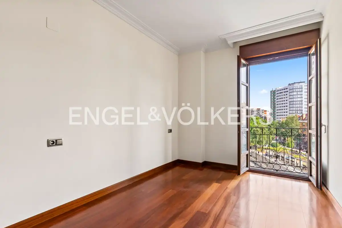 Terraza de Piso en venta en Gijón  con Calefacción, Parquet y Balcón