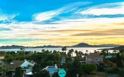 Vista exterior de Dúplex en venda en La Manga del Mar Menor amb Terrassa