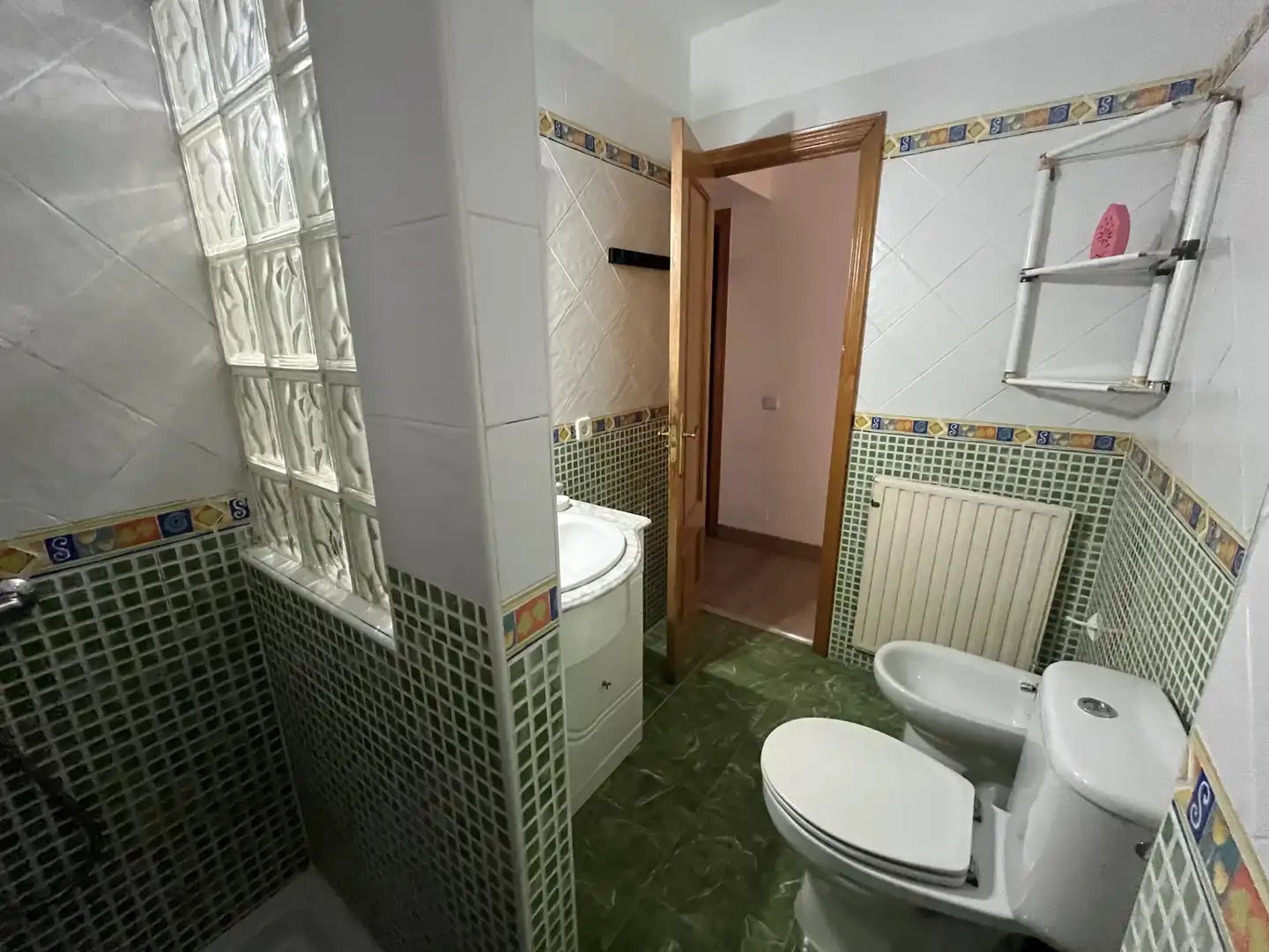 Bathroom of Flat for sale in Velilla de San Antonio  with Heating and Terrace