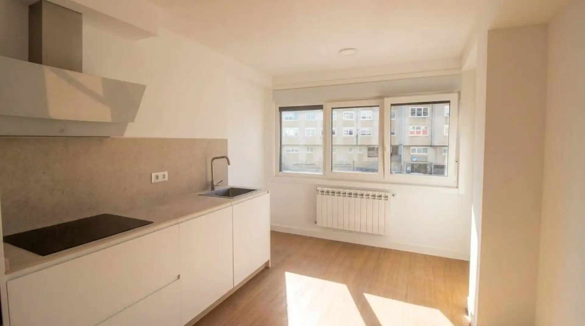 Cocina de Piso en venta en Oleiros con Calefacción, Parquet y Terraza