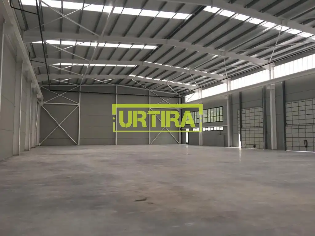 Industrial buildings for rent in Aduna