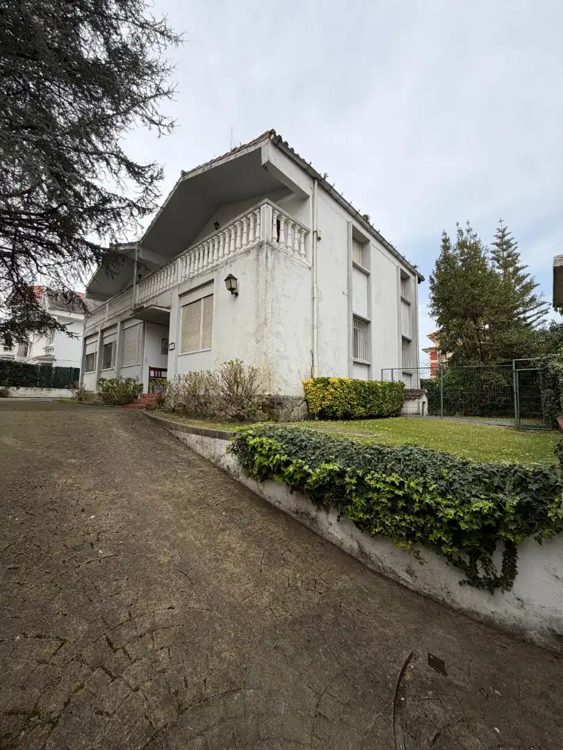 Vista exterior de Casa o chalet en venta en Santander con Calefacción, Jardín privado y Terraza