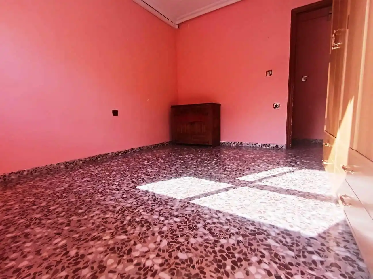 Wohnung zum Verkauf in Cieza mit Klimaanlage und Balkon