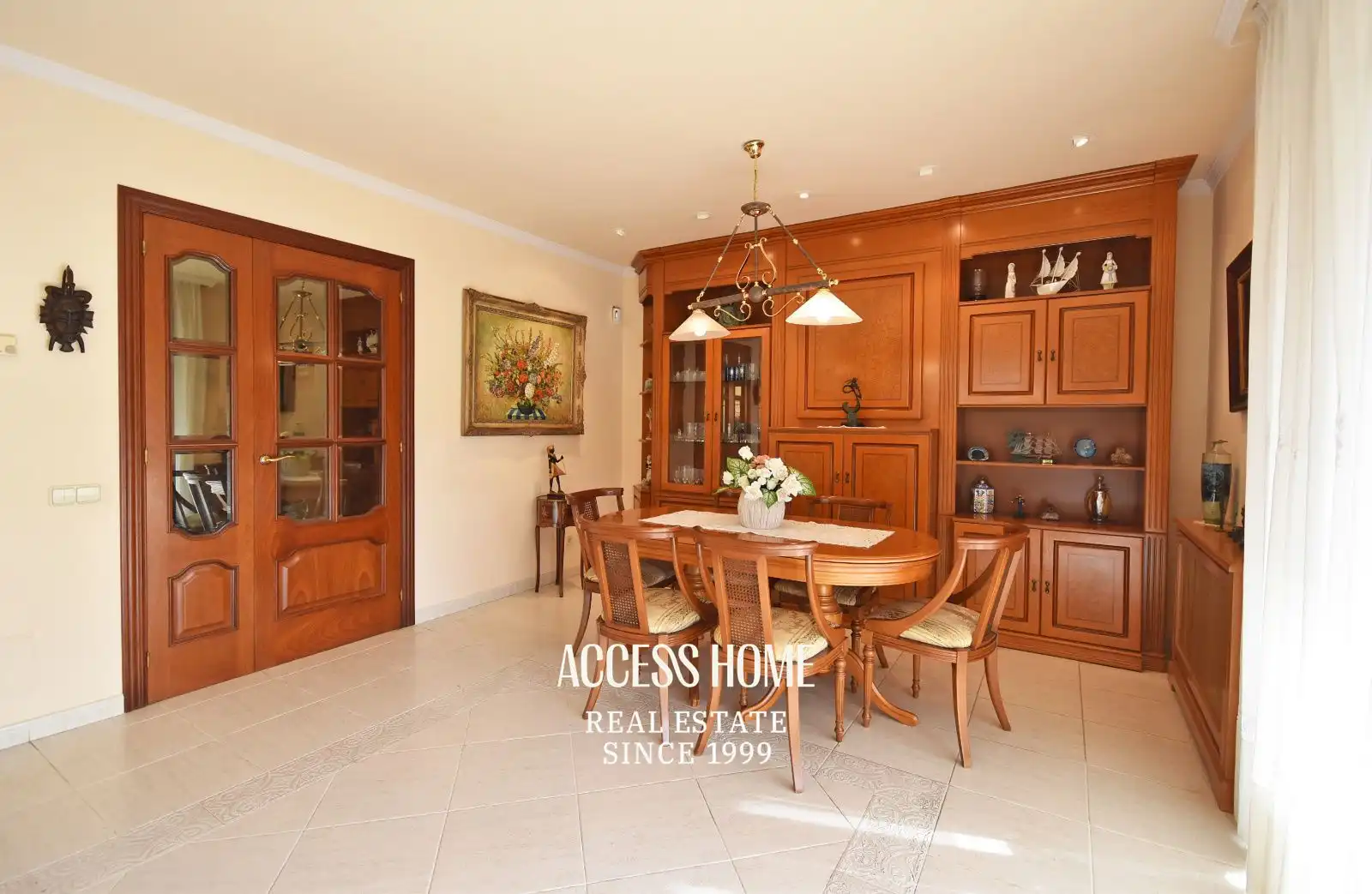 Comedor de Casa o chalet en venta en Sant Pol de Mar con Calefacción, Trastero y Piscina