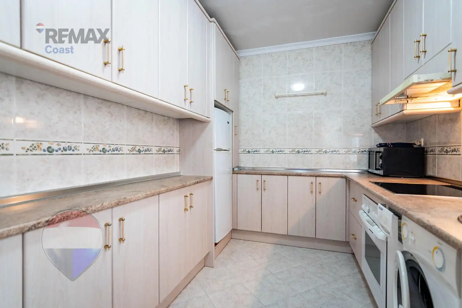 Kitchen of Flat for sale in Fuengirola  with Air Conditioner, Heating and Balcony