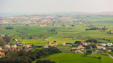 Foto 2 de Residencial en venta en Calle la Gesa, 6a, Bezana - Prezanes, Santa Cruz de Bezana