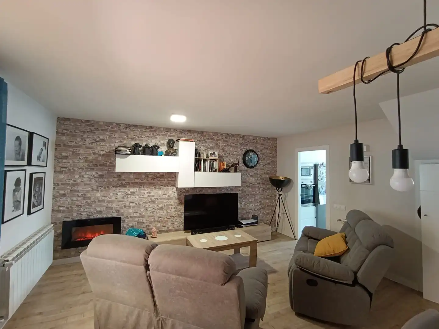 Sala de estar de Dúplex en venta en Brunete con Aire acondicionado, Calefacción y Jardín privado