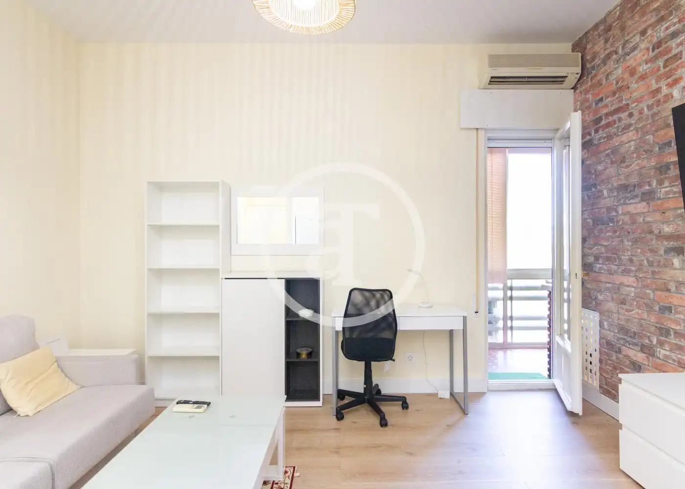 Living room of Flat for rent in Madrid  with Air Conditioner, Heating and Furnished