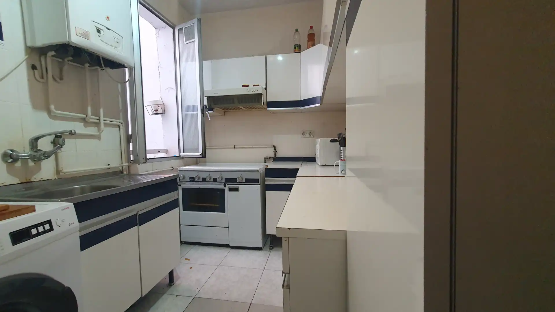 Cuina de Pis en venda en Madrid amb Calefacció i Moblat