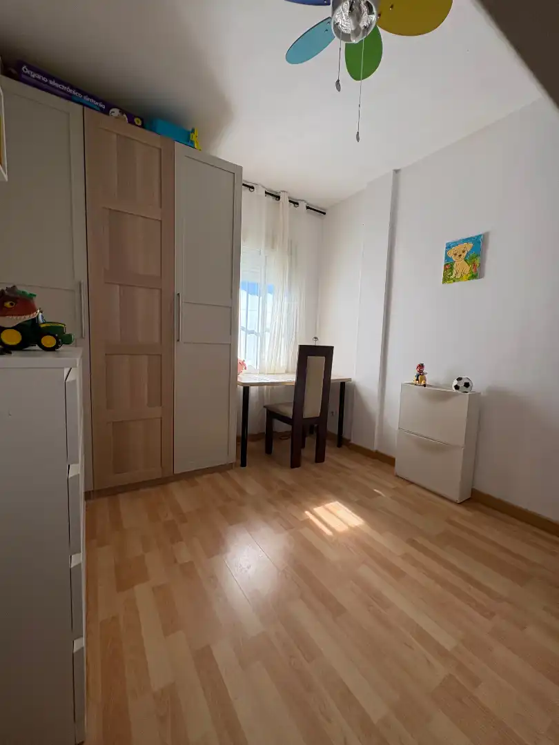 Habitación de Piso en venta en Mairena del Aljarafe con Calefacción, Parquet y Balcón