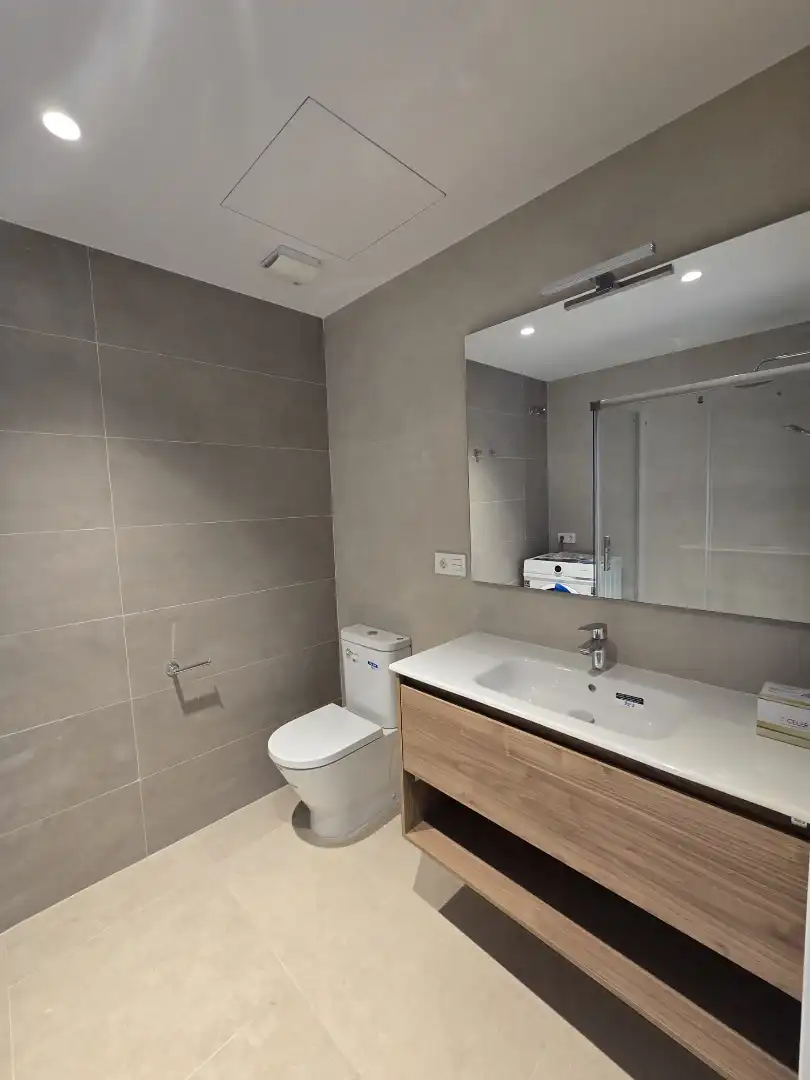 Bathroom of Flat for share in Lleida  with Air Conditioner, Heating and Terrace