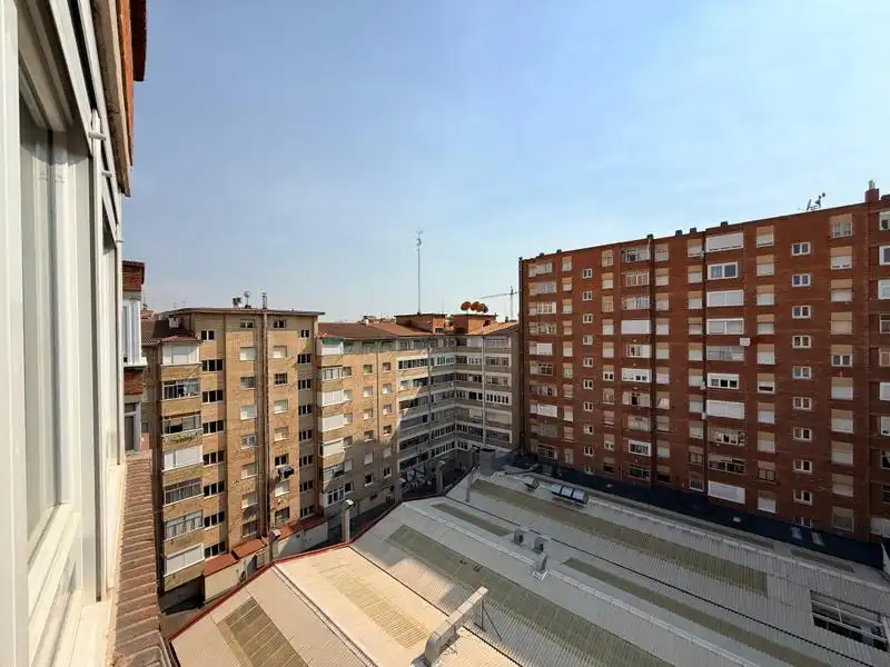 Vista exterior de Pis en venda en Valladolid amb Aire condicionat i Calefacció