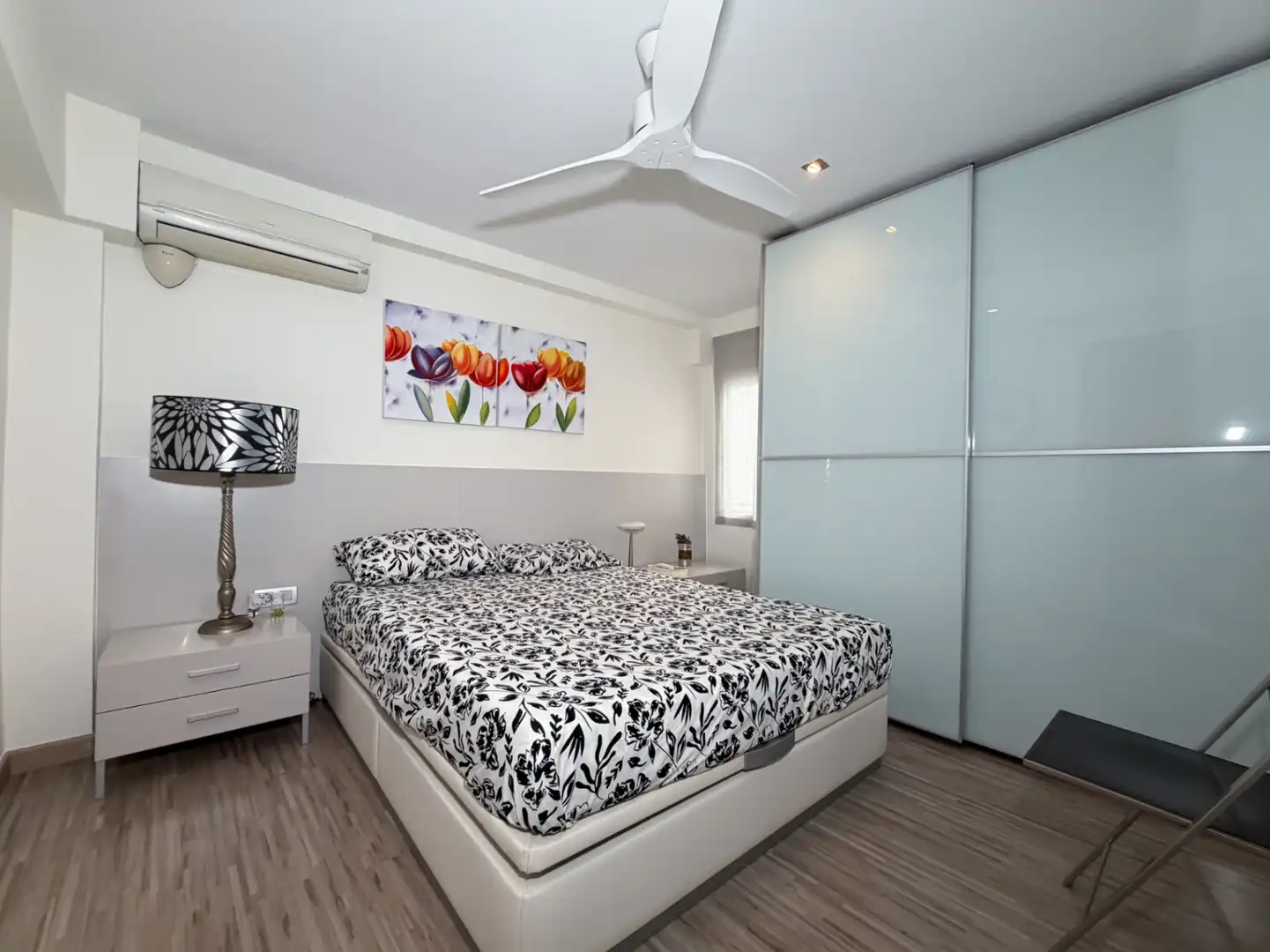 Dormitori de Apartament en venda en El Campello amb Balcó