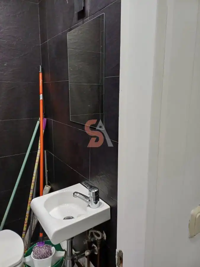 Bany de Local de lloguer en Valladolid amb Aire condicionat