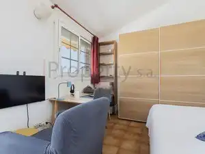 Habitación de Casa adosada en venta en Sant Cugat del Vallès con Aire acondicionado, Calefacción y Jardín privado