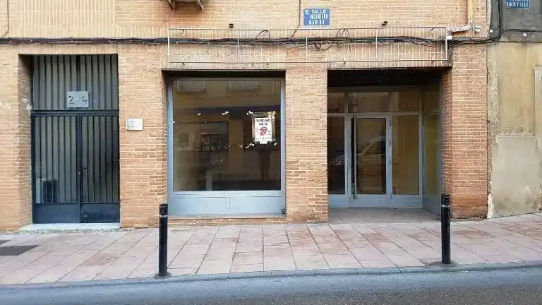 Vista exterior de Local en venda en Guadalajara