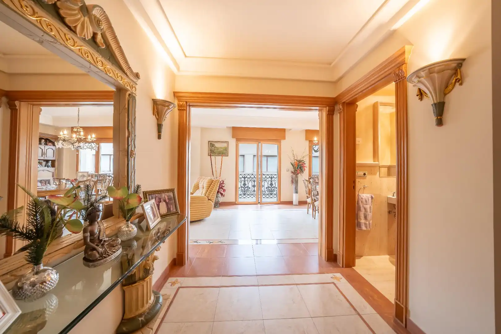 Einfamilien-Reihenhaus zum Verkauf in Novelda mit Heizung, Terrasse und Balkon
