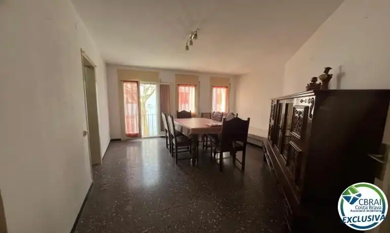 Menjador de Apartament en venda en Cadaqués amb Moblat