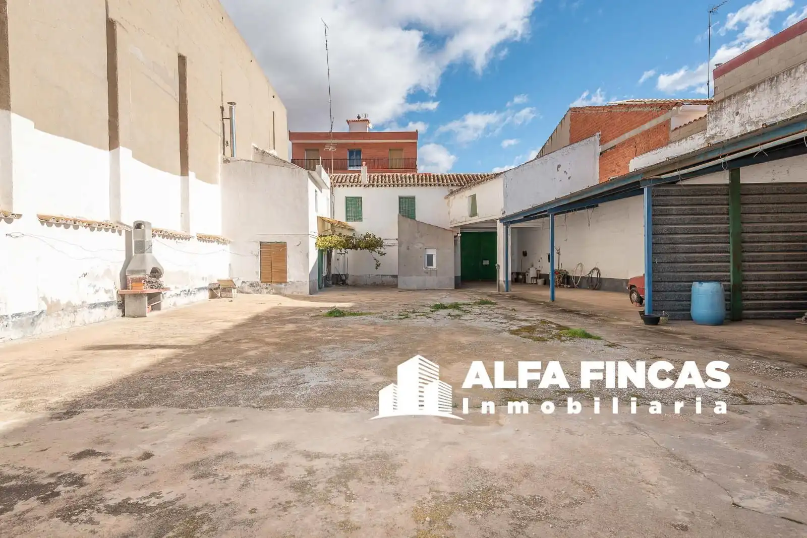 Vista exterior de Casa o chalet en venta en Las Pedroñeras    con Calefacción, Jardín privado y Trastero
