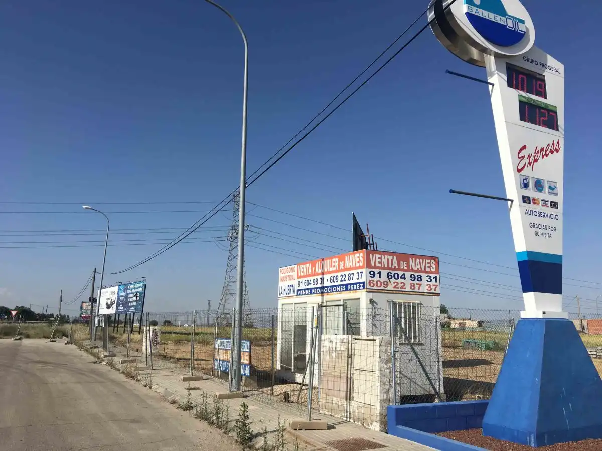 Außenansicht von Fabrik Grundstücke zur Miete in Griñón