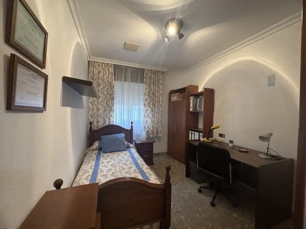 Schlafzimmer von Haus oder Chalet zum Verkauf in Algeciras mit Ofen und Waschmaschine