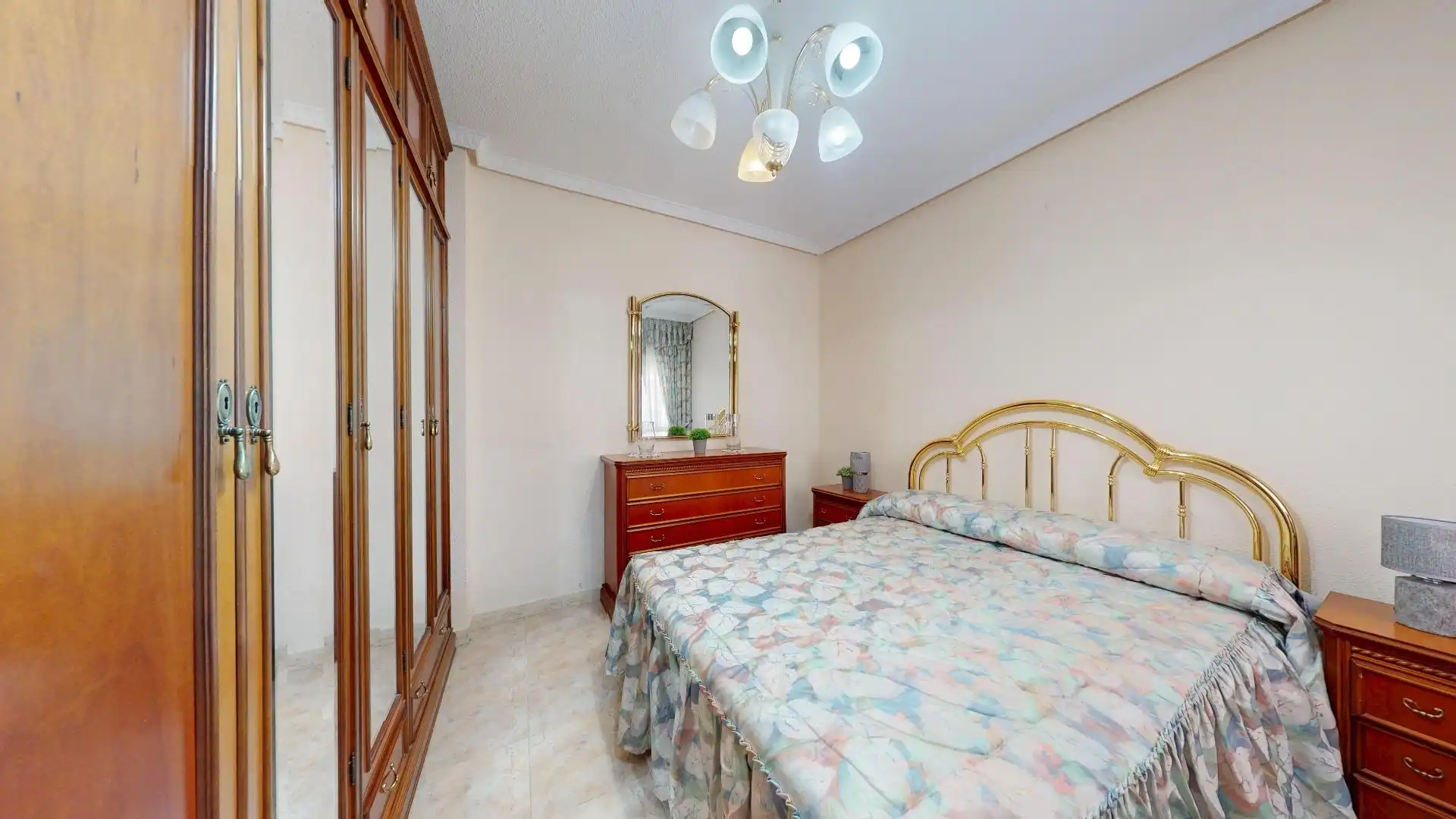 Habitación de Planta baja en venta en Madrid con Aire acondicionado y Calefacción