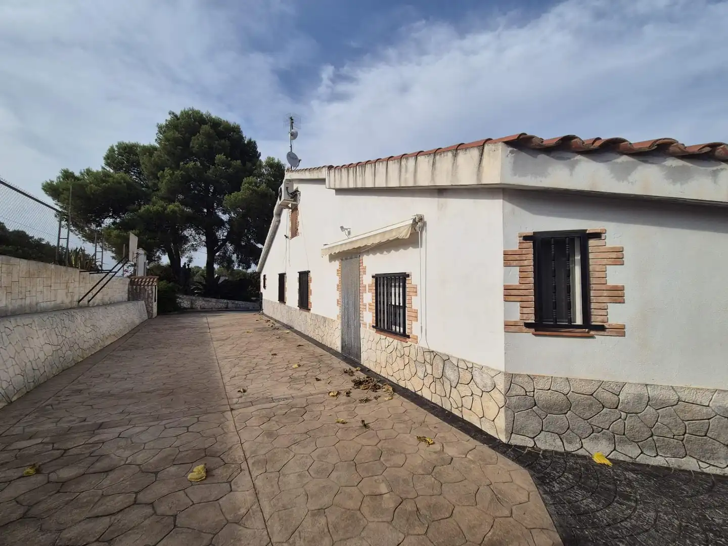 Vista exterior de Finca rústica en venda en Amposta amb Aire condicionat, Calefacció i Jardí privat