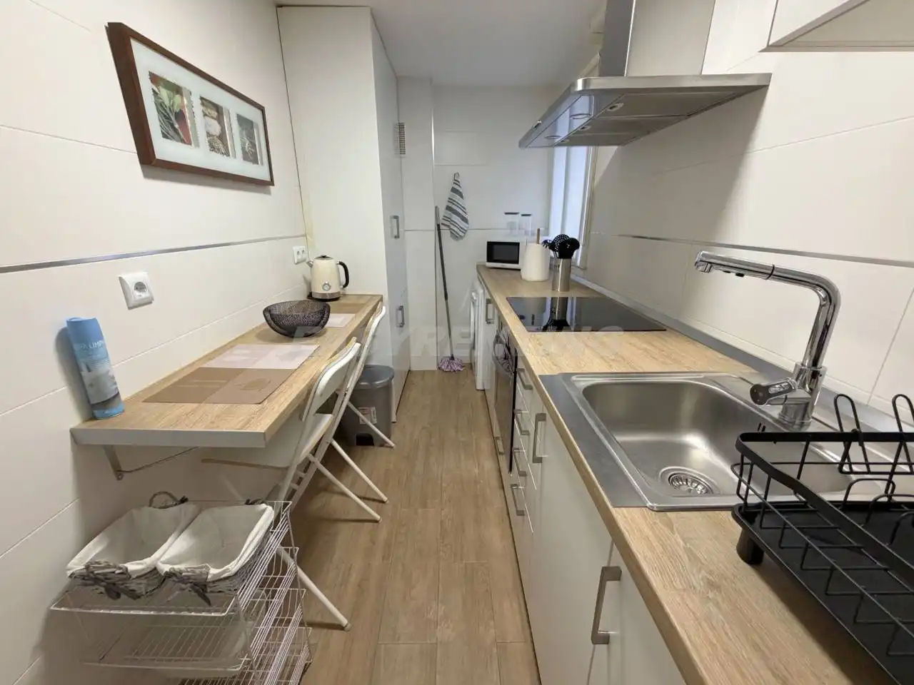 Cuina de Pis de lloguer en La Línea de la Concepción amb Aire condicionat, Terrassa i Moblat