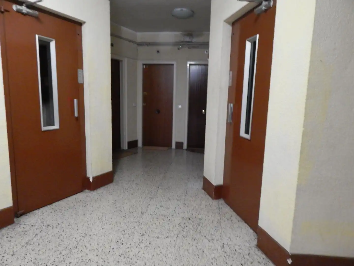 Wohnung zum Verkauf in  Barcelona Capital mit Klimaanlage, Terrasse und Balkon