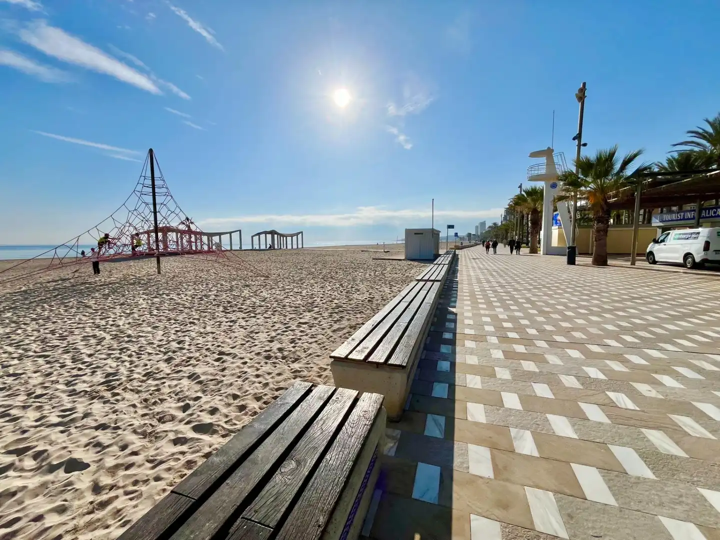 Vista exterior de Piso en venta en Alicante / Alacant con Aire acondicionado, Calefacción y Piscina comunitaria