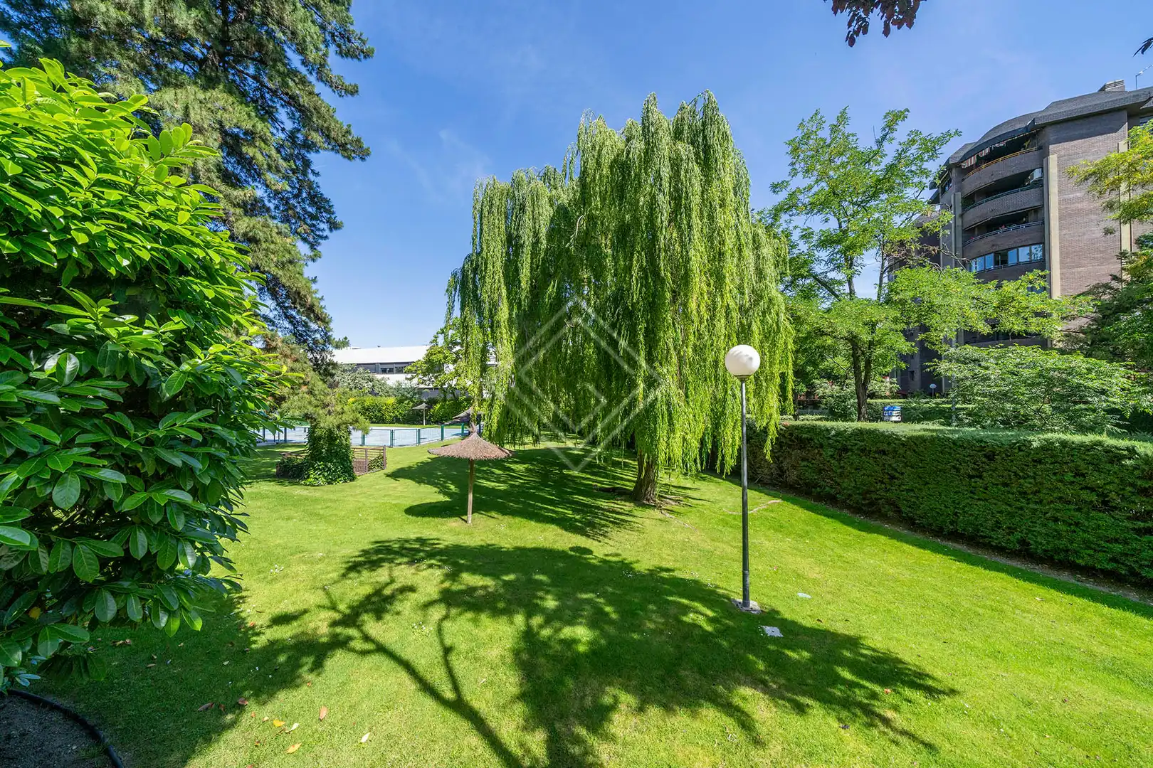 Jardín de Piso en venta en Madrid con Jardín privado, Terraza y Piscina comunitaria