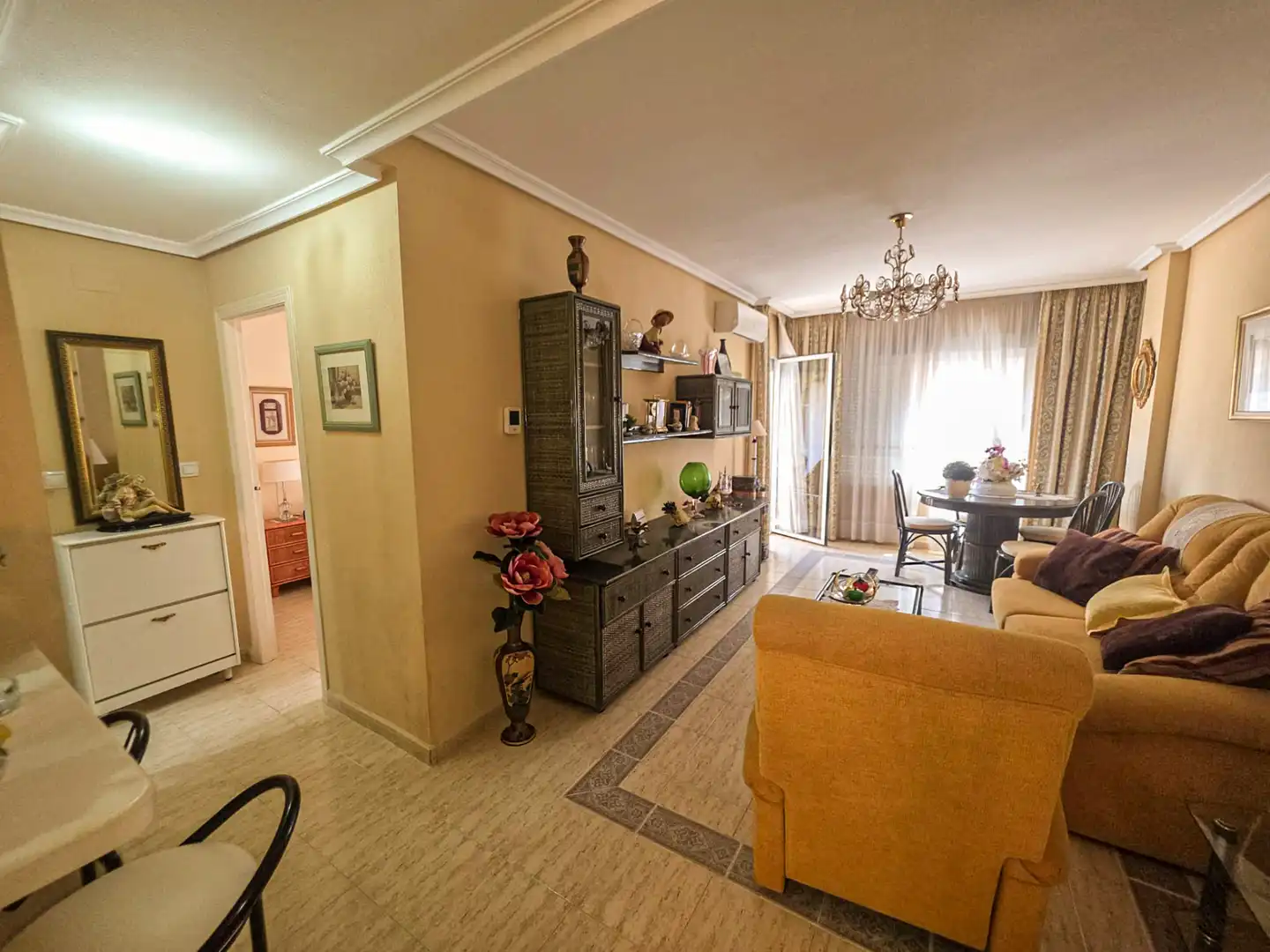 Wohnung zum Verkauf in Torrevieja mit Klimaanlage, Heizung und Terrasse