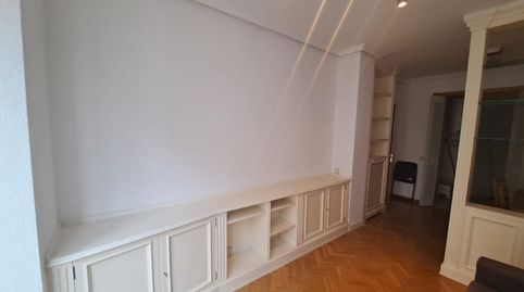 Foto 2 de Piso de alquiler en De las Peñuelas, Acacias, Madrid Capital