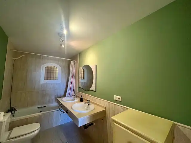 Badezimmer von Wohnung zur Miete in Ojén mit Klimaanlage, Heizung und Terrasse