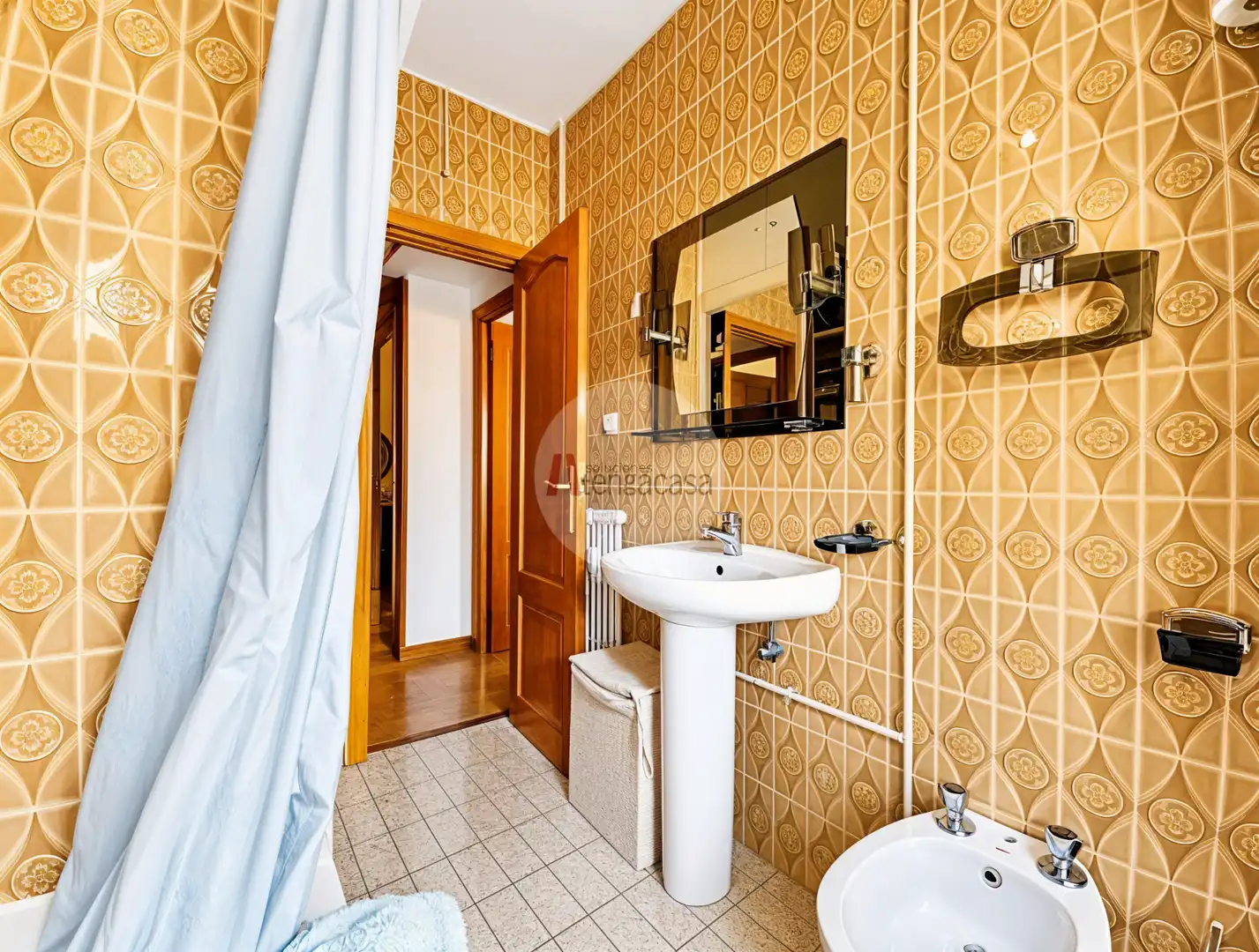 Bathroom of Flat for sale in Madrid  with Air Conditioner, Heating and Terrace